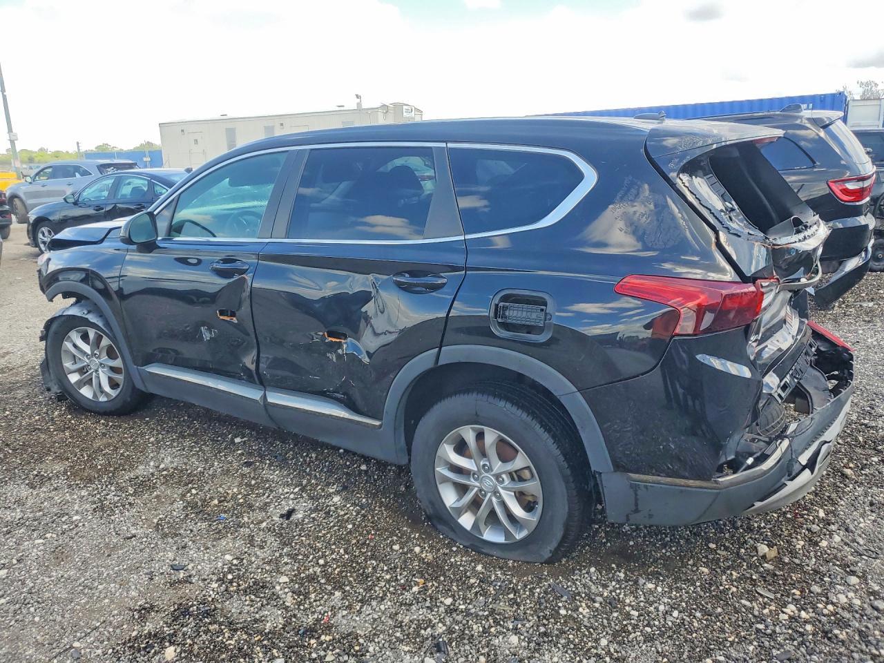 2019 Hyundai Santa Fe Se - Фото 2