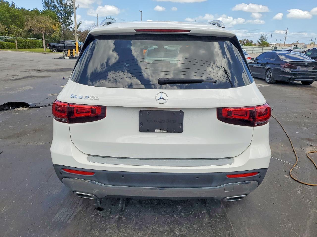 2022 Mercedes-Benz Glb 250 - Фото 6