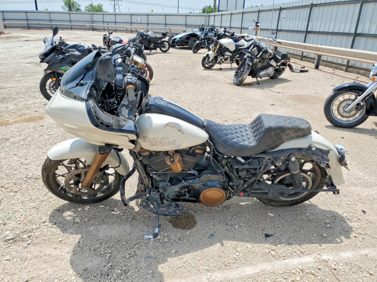 2023 Harley Davidson Fltrxst - Image 3