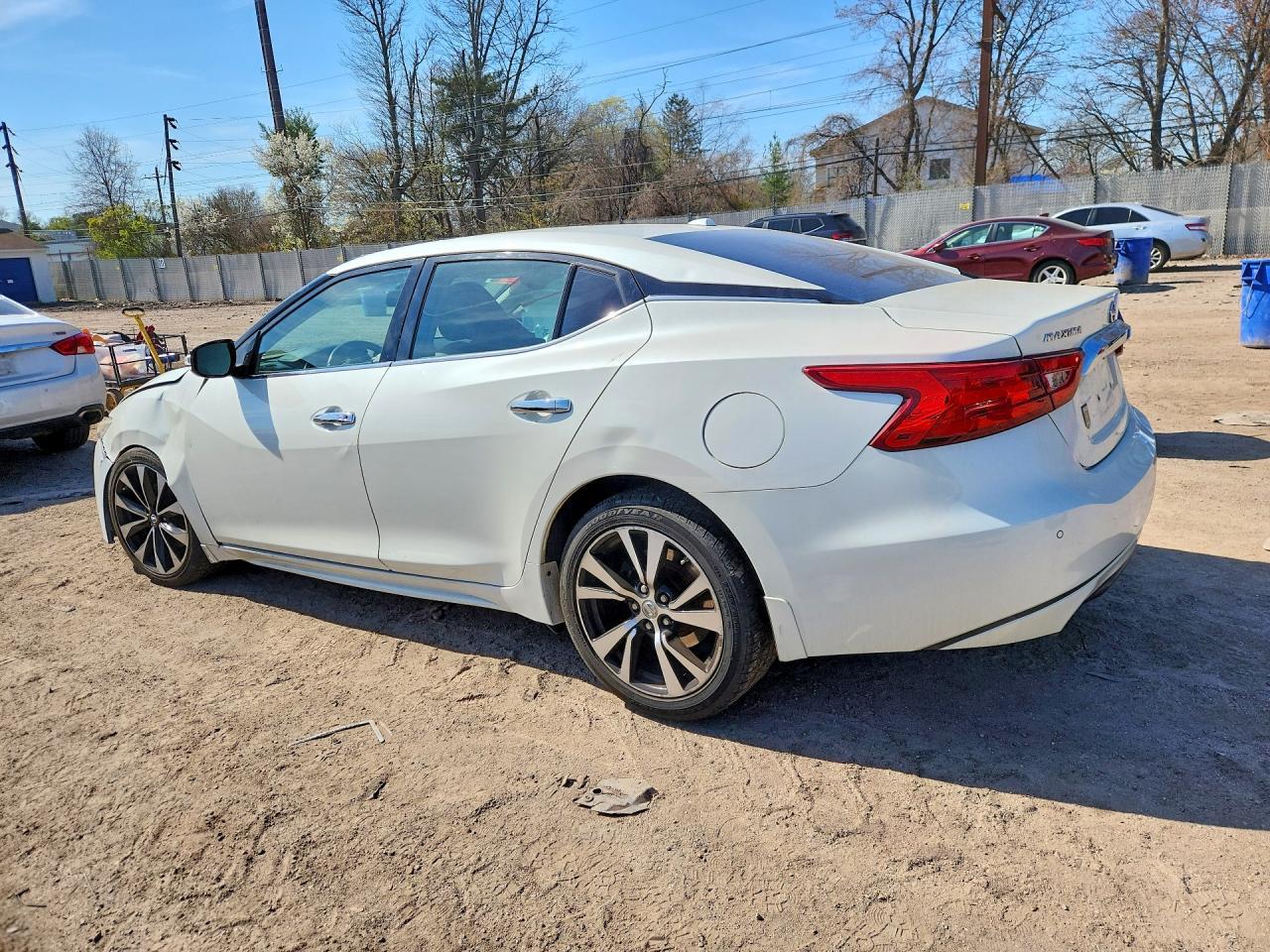 2017 Nissan Maxima - Image 2