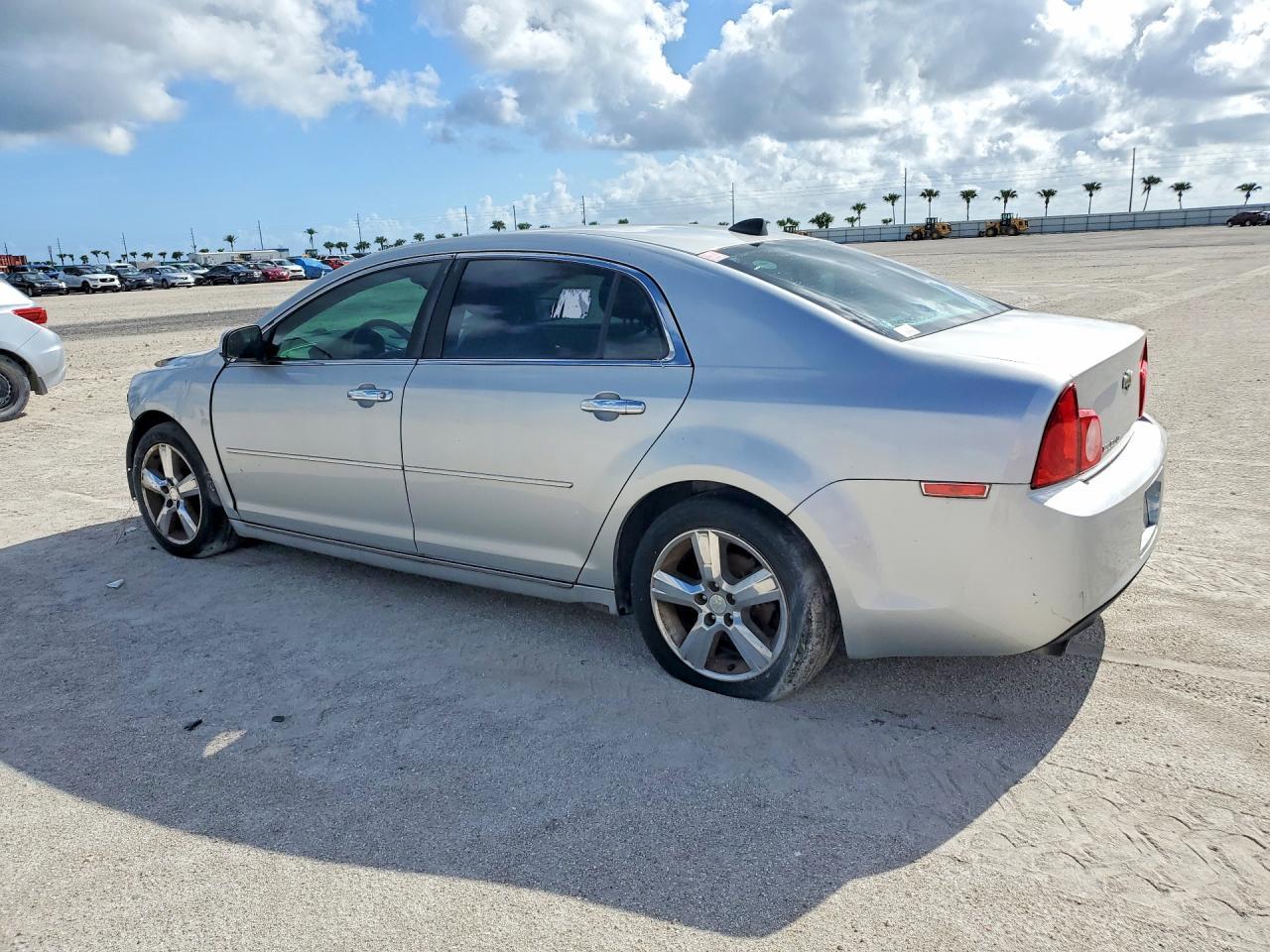 2012 Chevrolet Malibu 2Lt - Фото 2