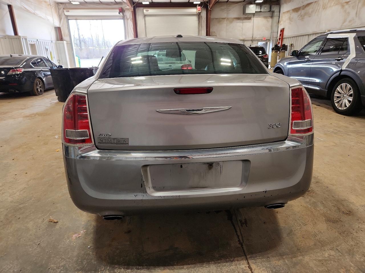 2014 Chrysler 300 - Фото 6