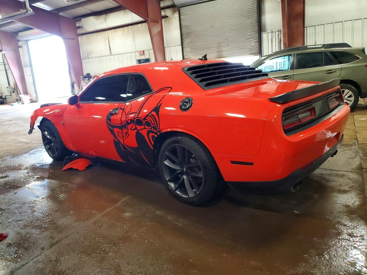 2019 Dodge Challenger R - Image 2