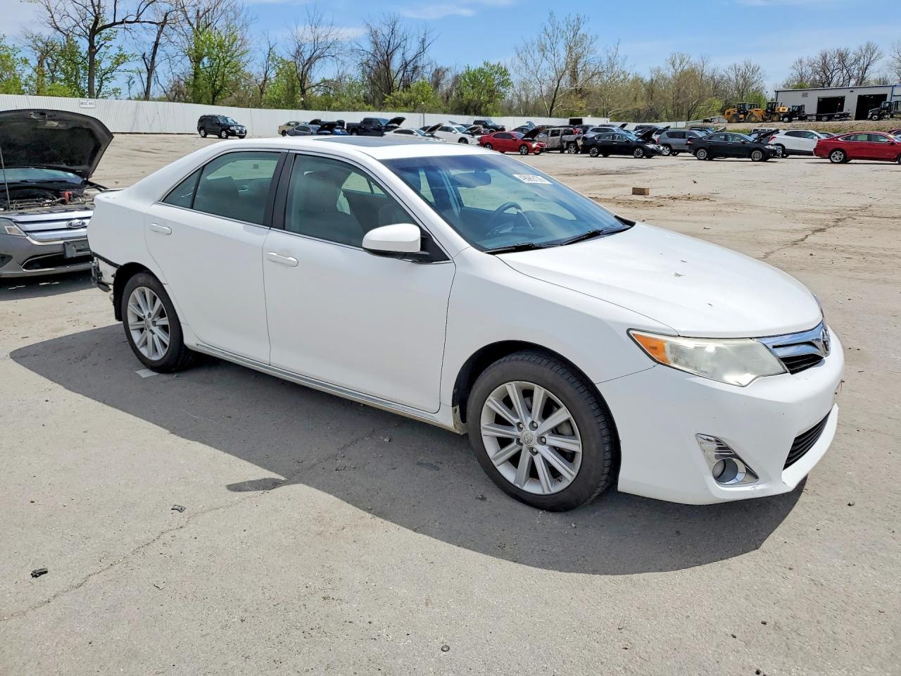 2014 Toyota Camry Xle V6 - Image 4