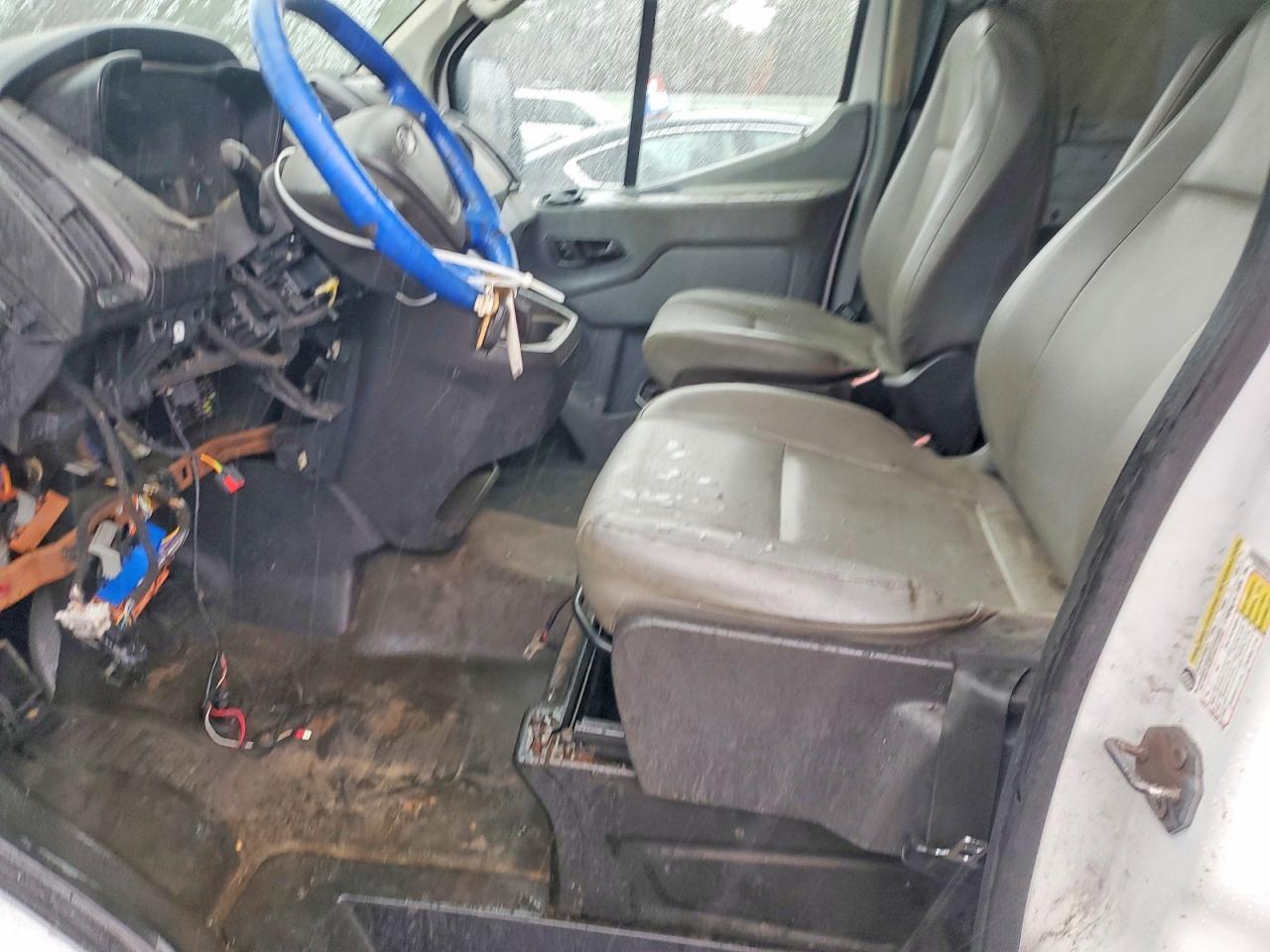 2015 Ford Transit T-250 - Image 7