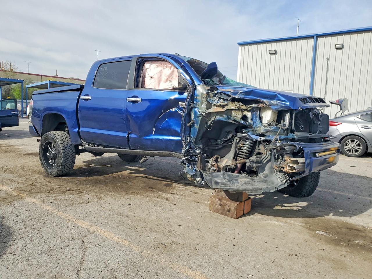 2014 Toyota Tundra Platinum - Image 4