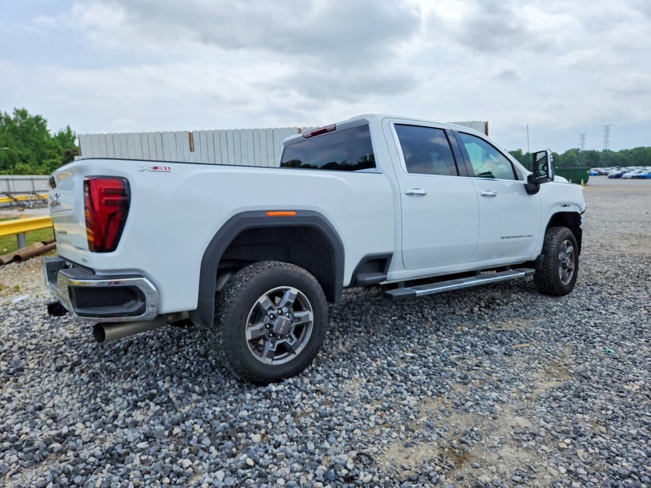 2025 GMC Sierra K2500 Slt - Image 3