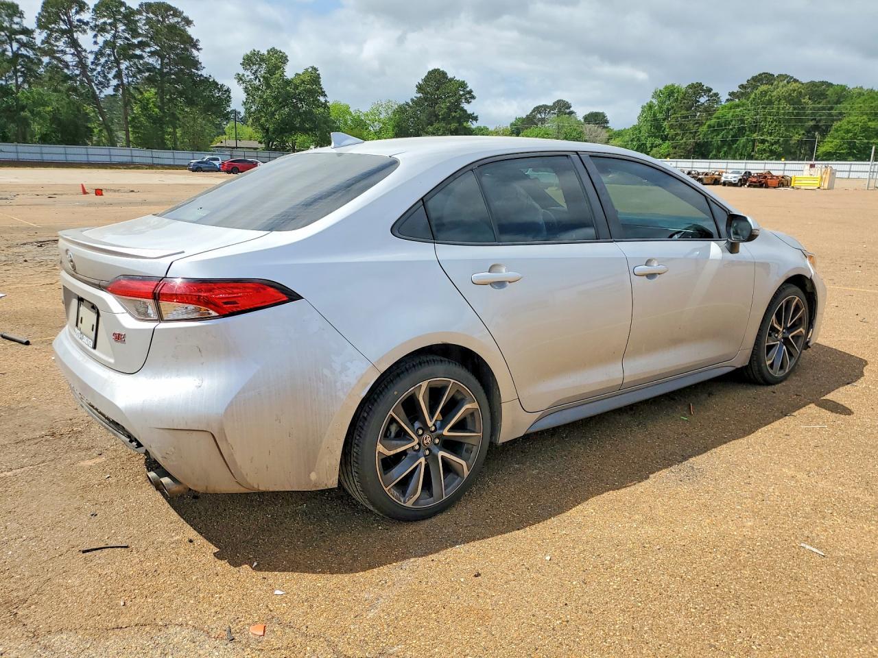 2022 Toyota Corolla Se - Image 3