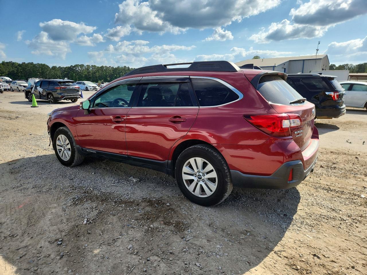 2018 Subaru Outback 2.5I Premium - Image 2