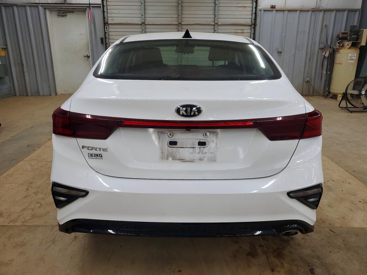 2021 Kia Forte Lxs - Image 6