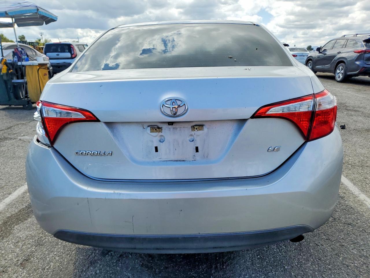 2015 Toyota Corolla Le - Фото 6