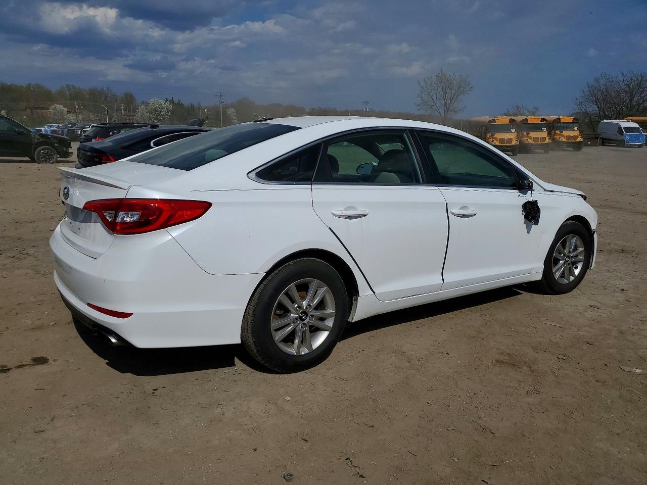 2016 Hyundai Sonata Se - Image 3