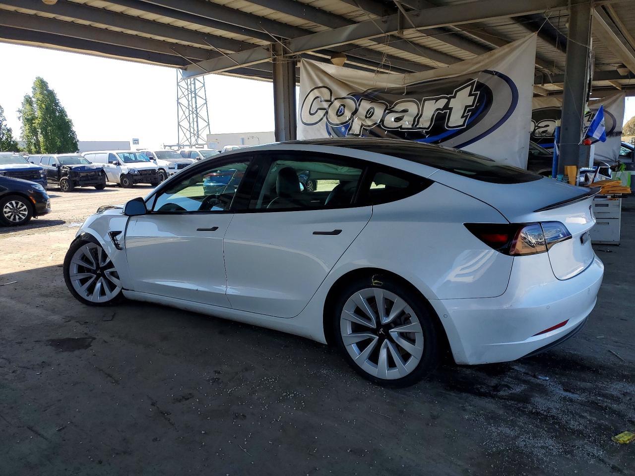 2022 Tesla Model 3 - Фото 2