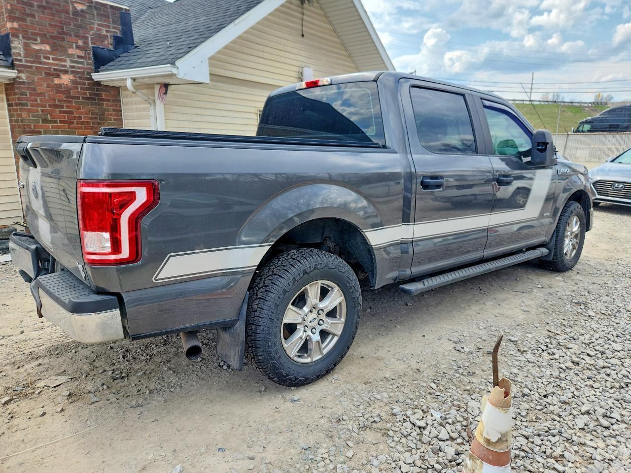 2015 Ford F150 Supercrew - Фото 3