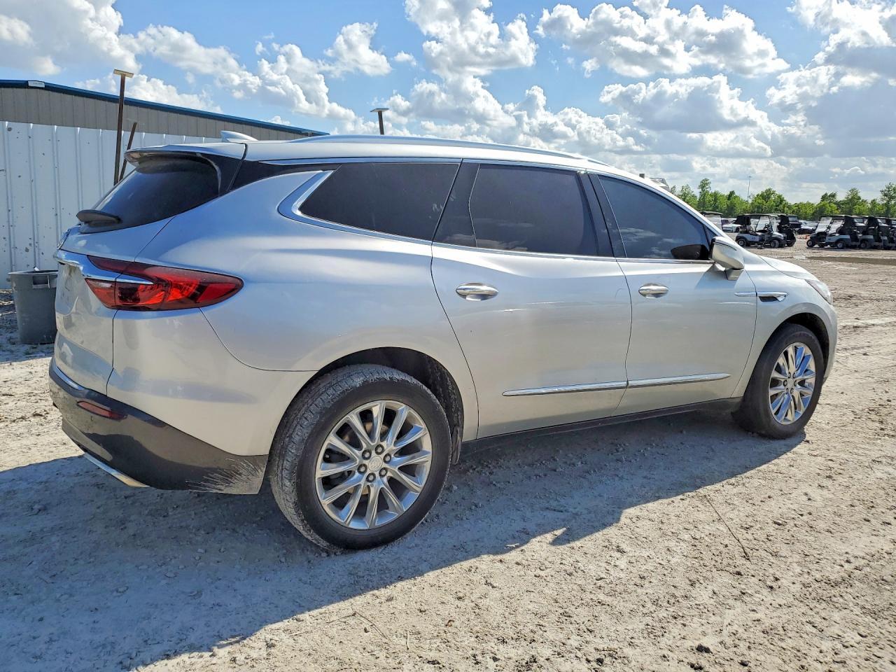 2021 Buick Enclave Premium - Фото 3