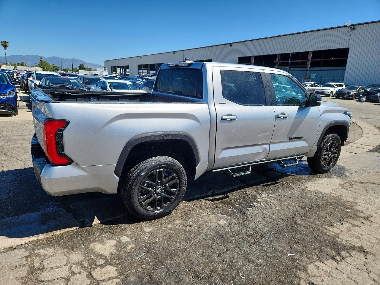 2025 Toyota Tundra Limited - Фото 3