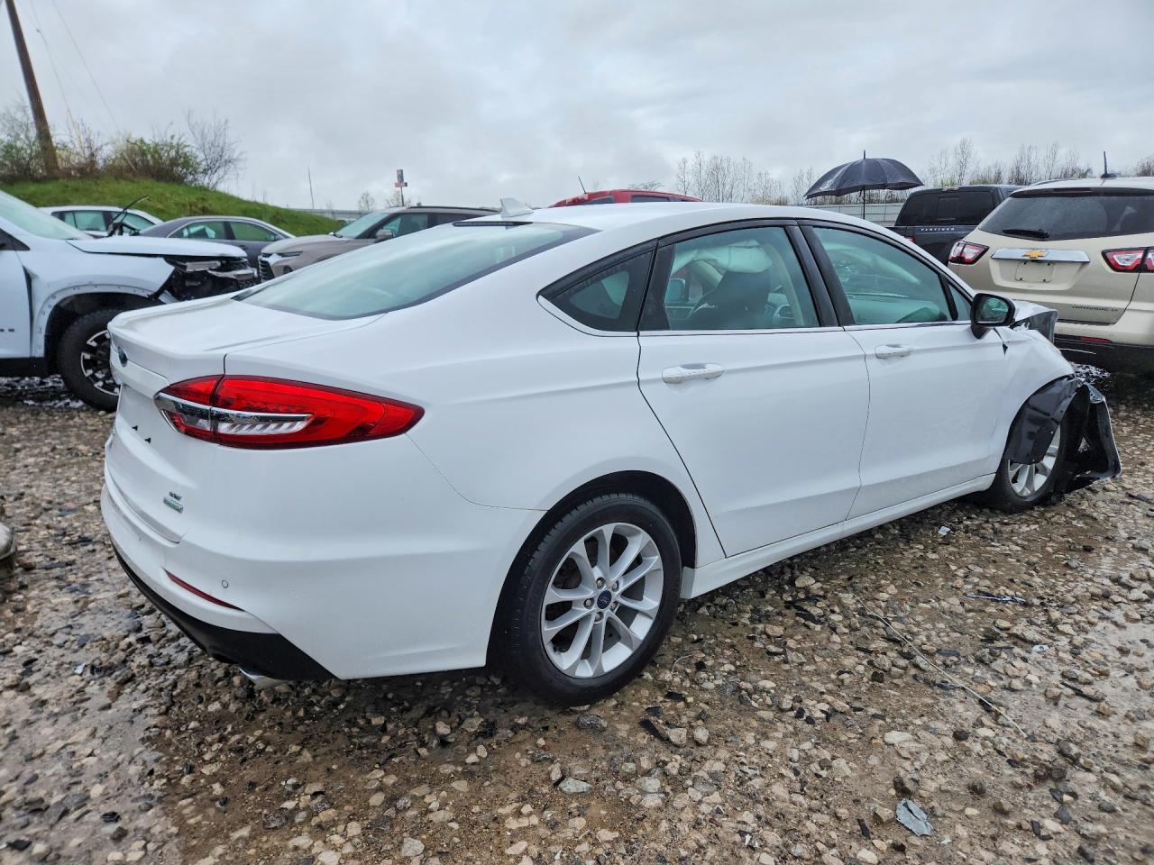 2020 Ford Fusion - Image 3