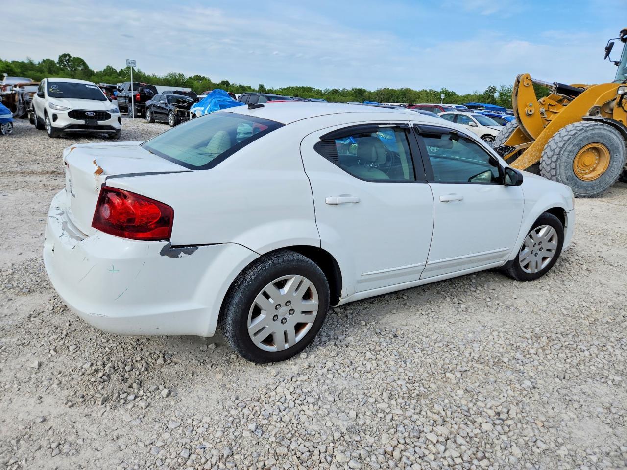 2013 Dodge Avenger - Image 3
