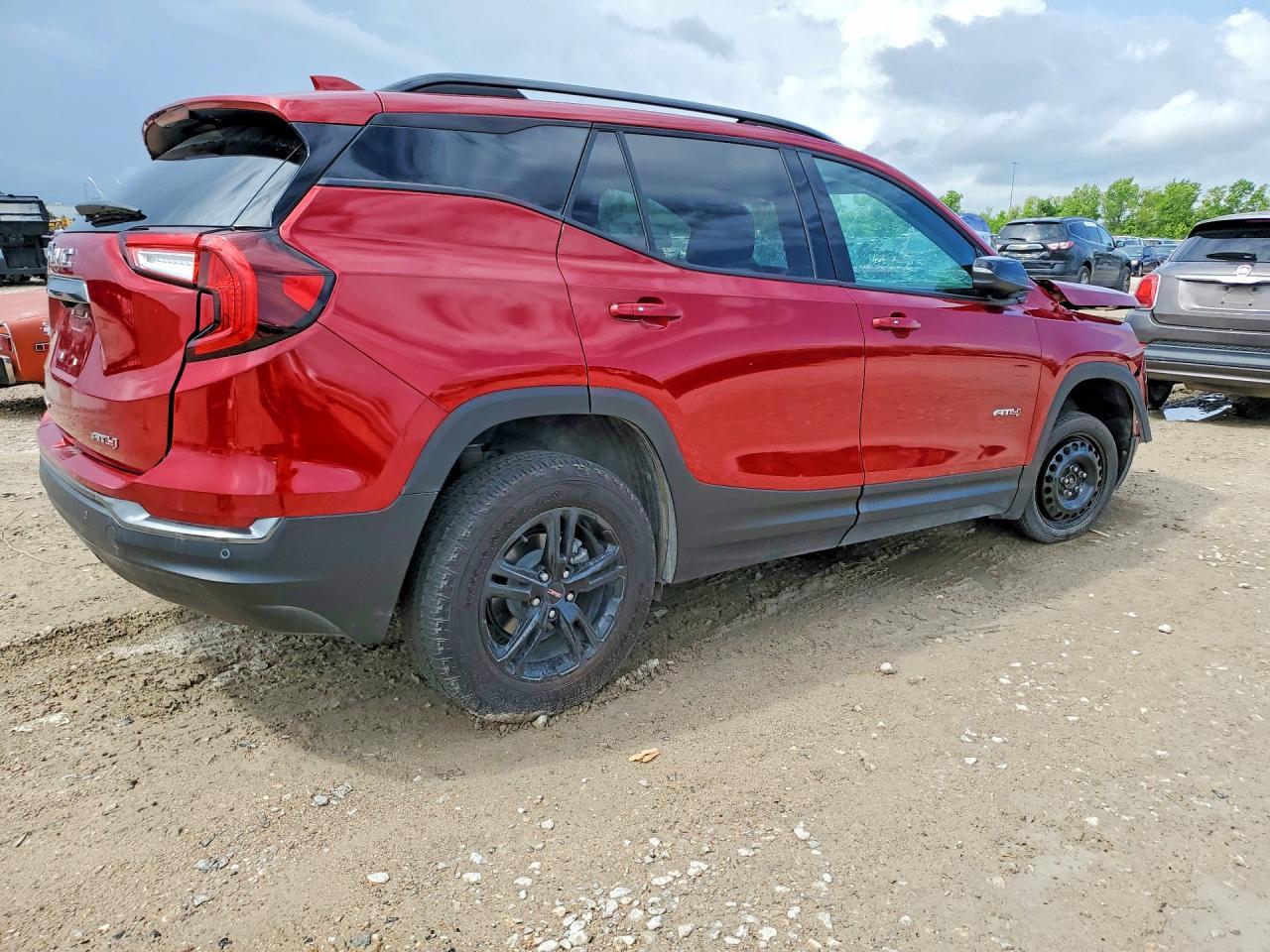 2024 GMC Terrain At4 - Фото 3