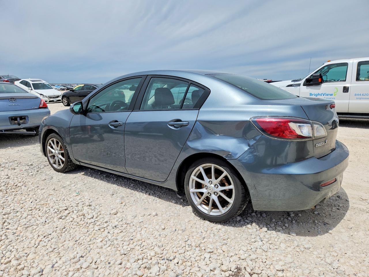 2012 Mazda 3 I - Image 2