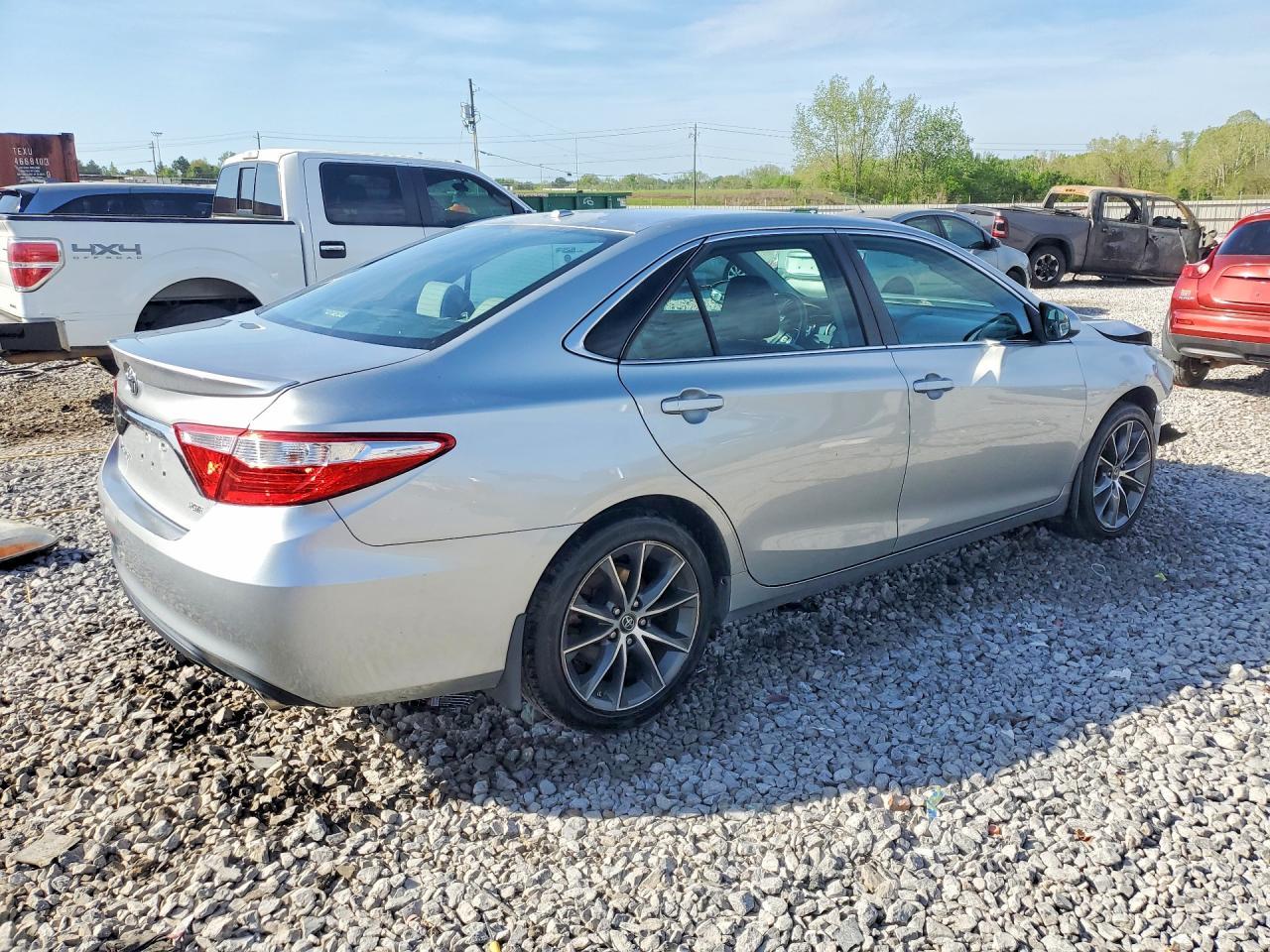 2016 Toyota Camry Xse - Image 3