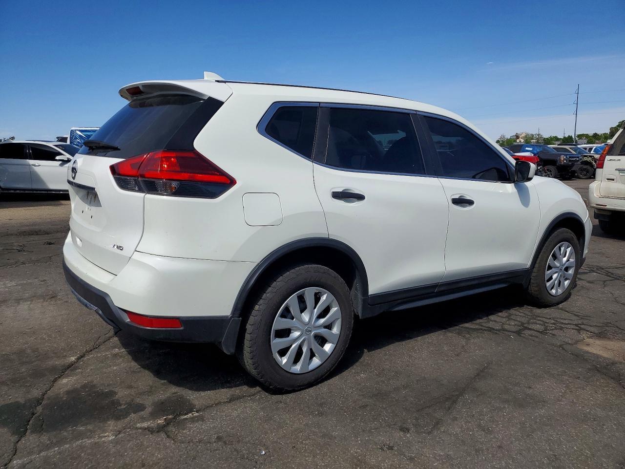 2017 Nissan Rogue S - Image 3