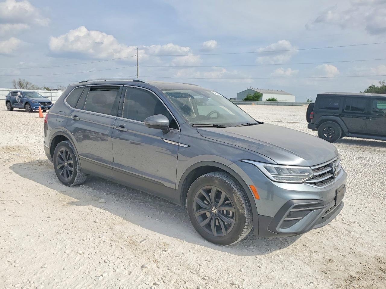 2024 Volkswagen Tiguan Se - Image 4