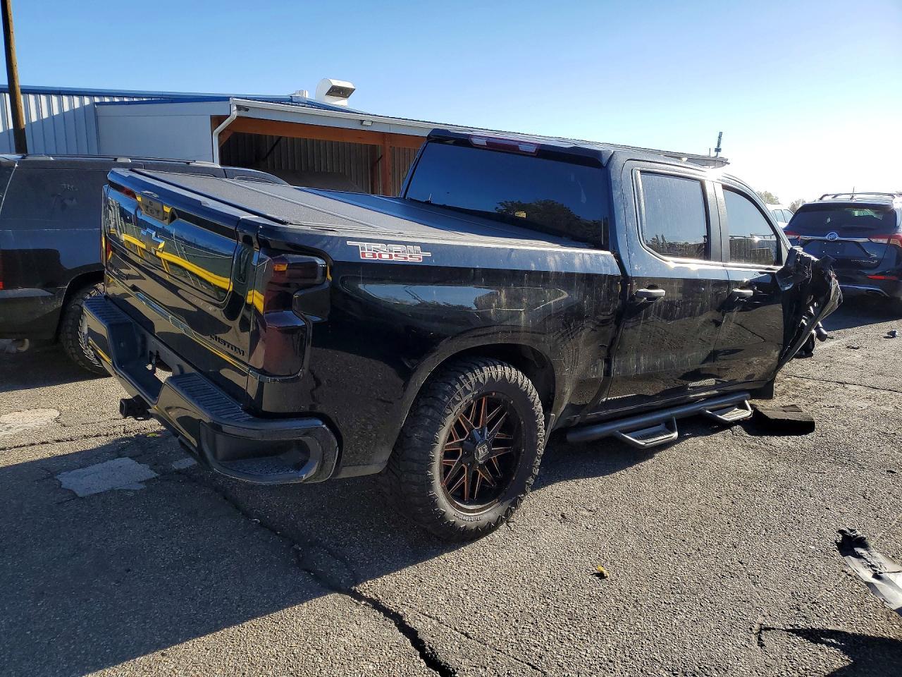 2021 Chevrolet Silverado K1500 Trail Boss Custom - Фото 3