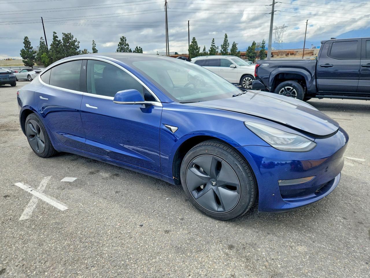 2019 Tesla Model 3 - Фото 4