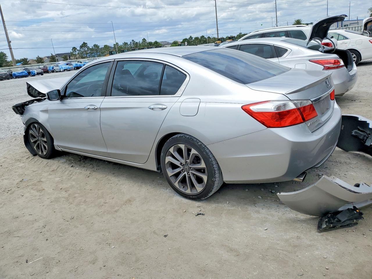 2013 Honda Accord Sport - Image 2