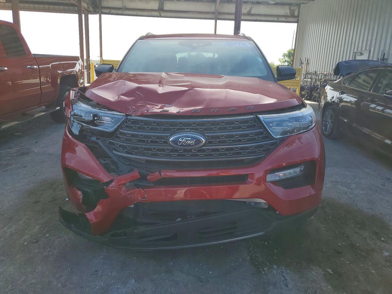 2022 Ford Explorer Xlt - Фото 5