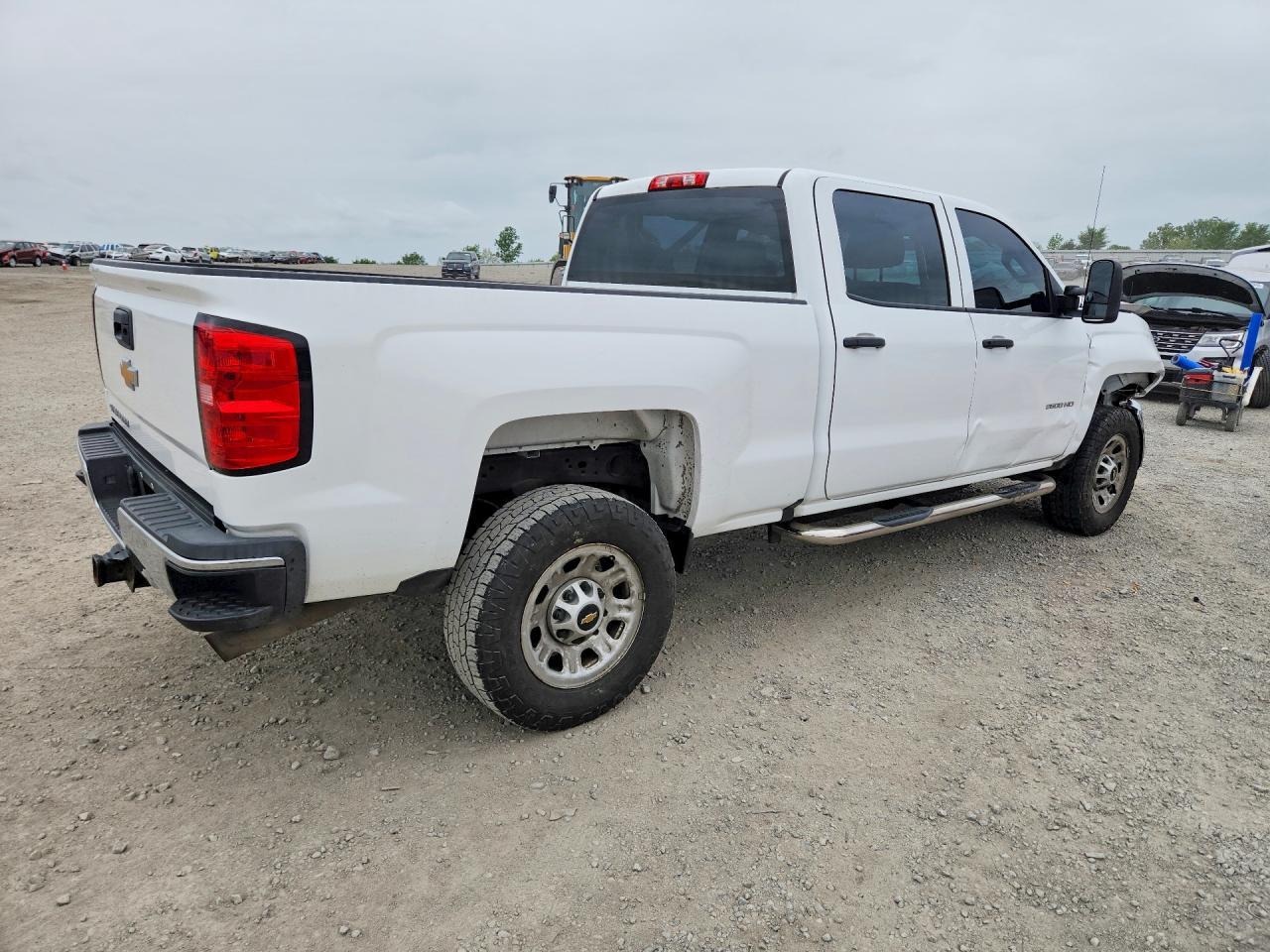 2016 Chevrolet Silverado C2500 Heavy Duty - Image 3