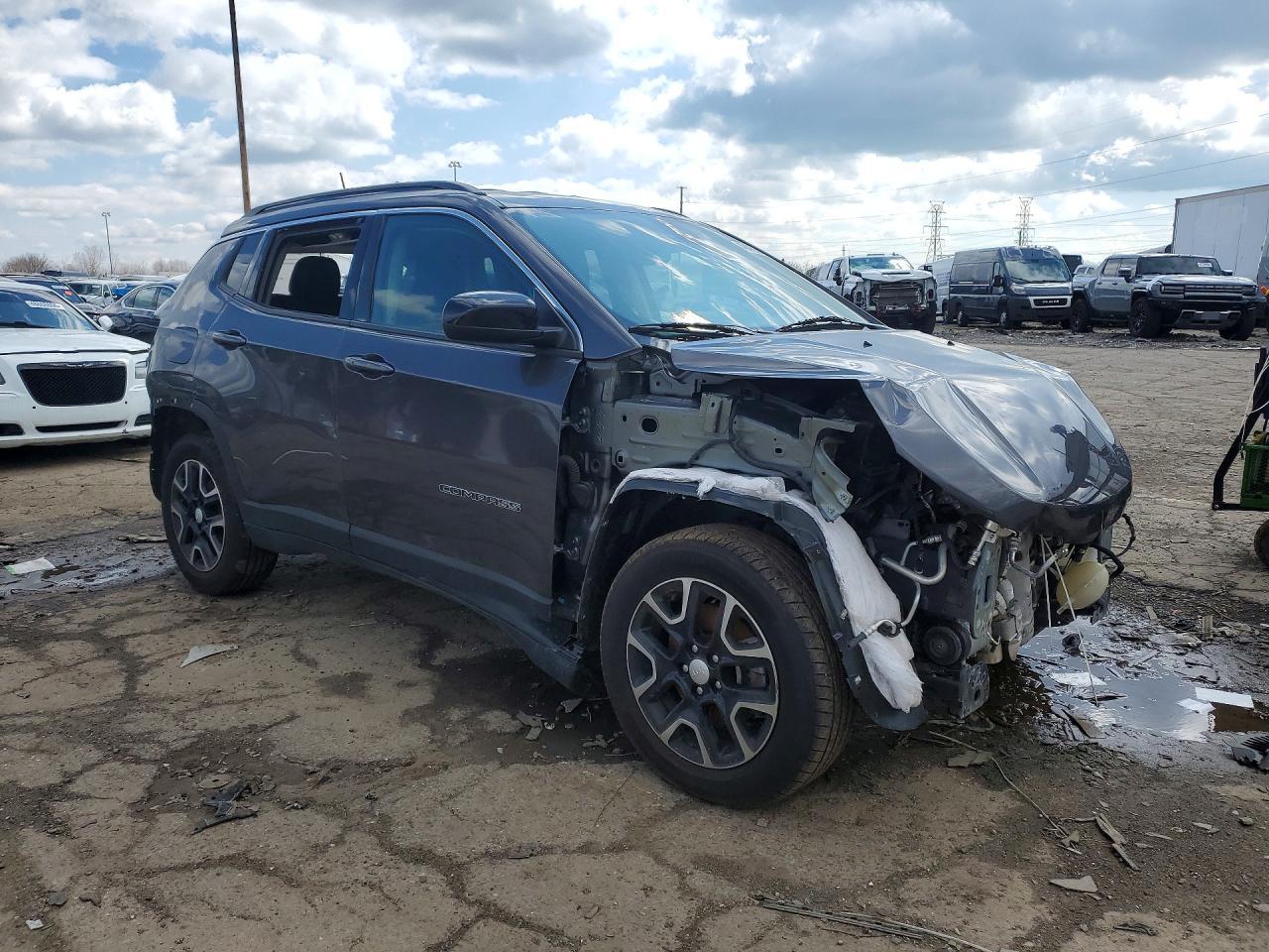 2022 Jeep Compass Latitude - Image 4