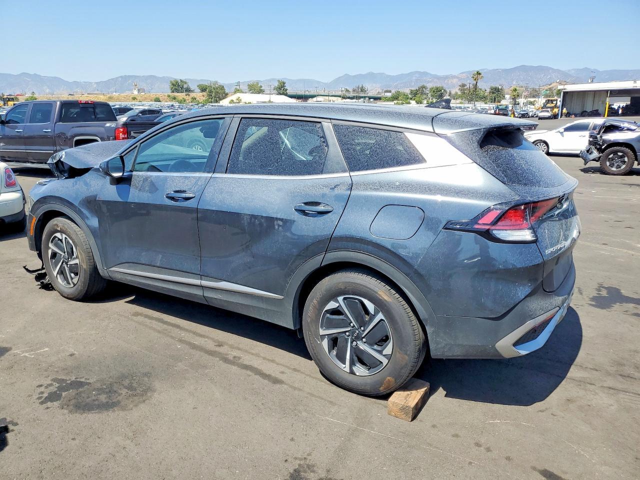 2025 Kia Sportage Lx - Image 2
