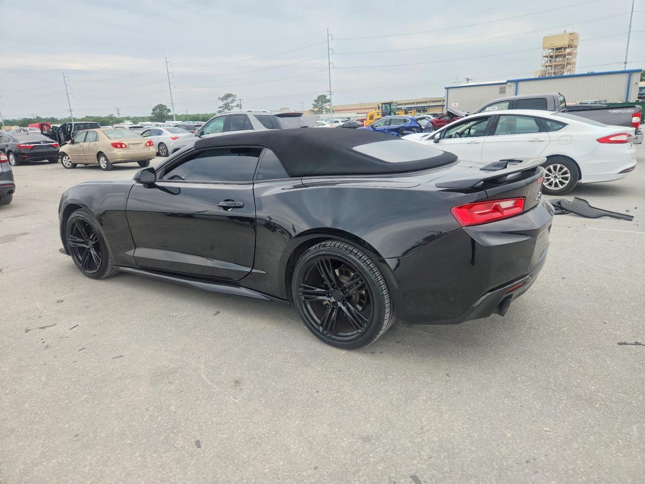 2018 Chevrolet Camaro Lt - Image 2
