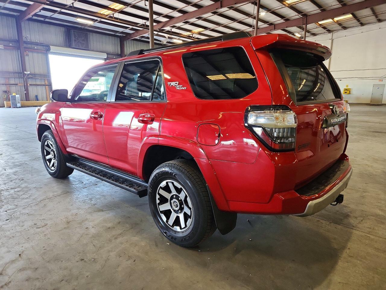 2022 Toyota 4Runner Trd Off-Road - Фото 2