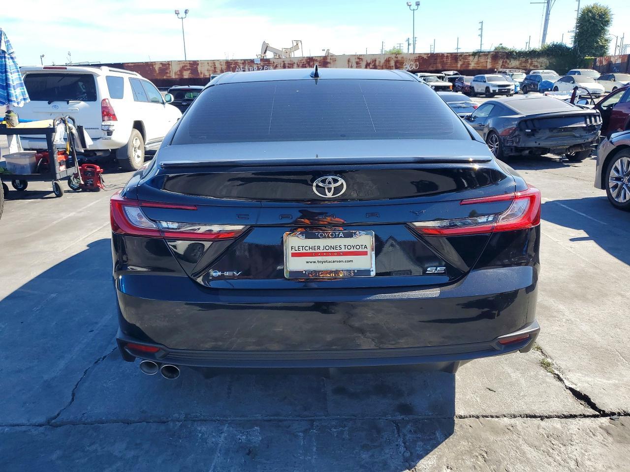 2025 Toyota Camry Se - Фото 6