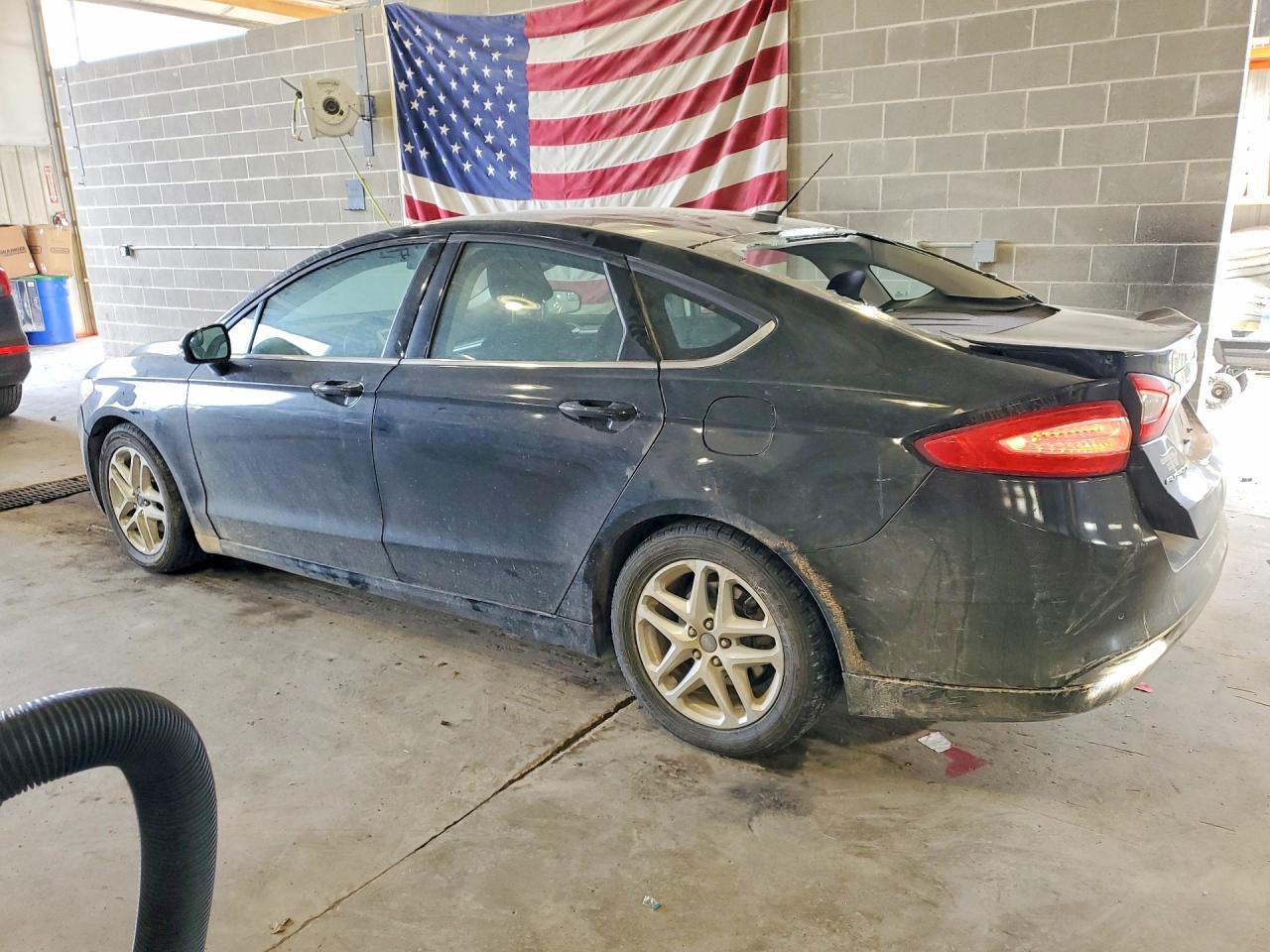 2016 Ford Fusion Se - Image 2