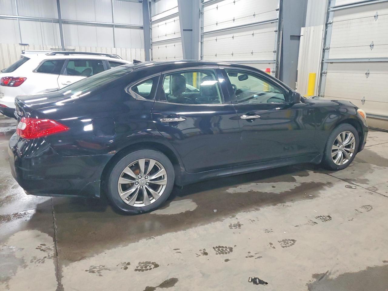 2013 Infiniti M37 X - Image 3