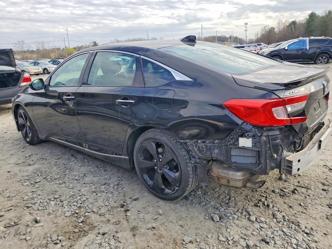 2019 Honda Accord Touring - Фото 2