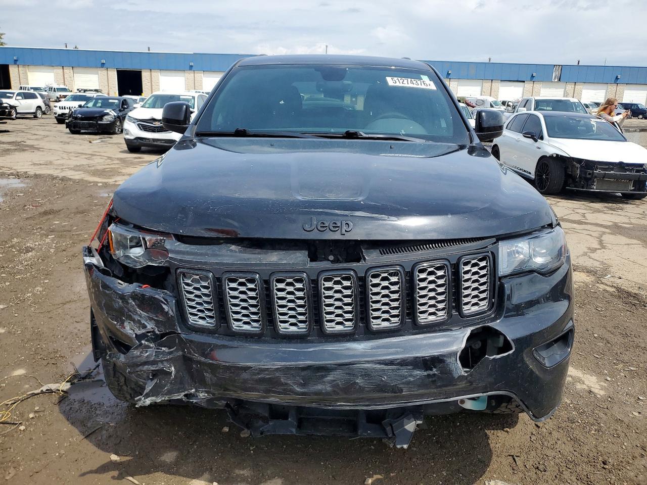 2018 Jeep Grand Cherokee Laredo - Image 5