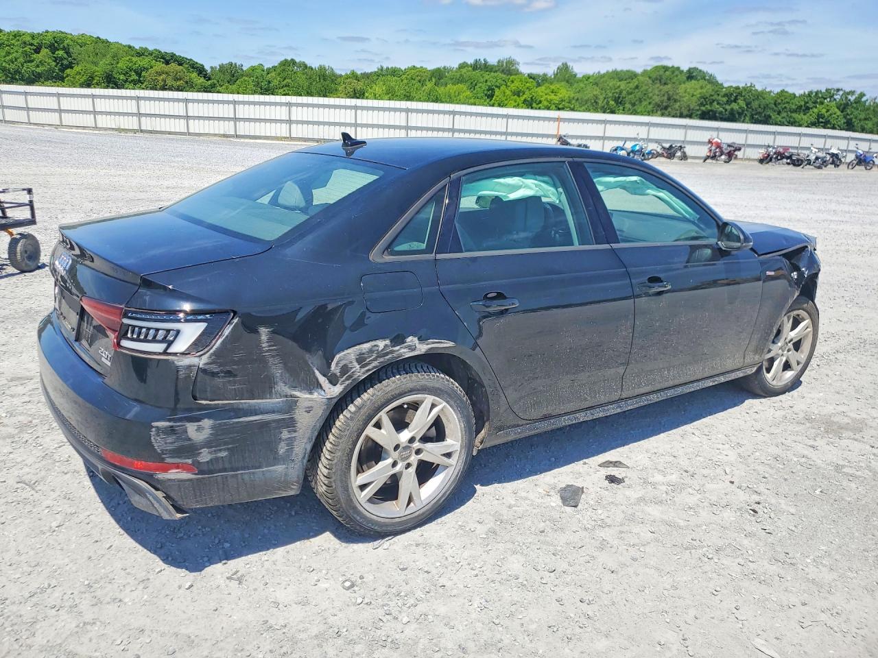 2018 Audi A4 Premium - Фото 3