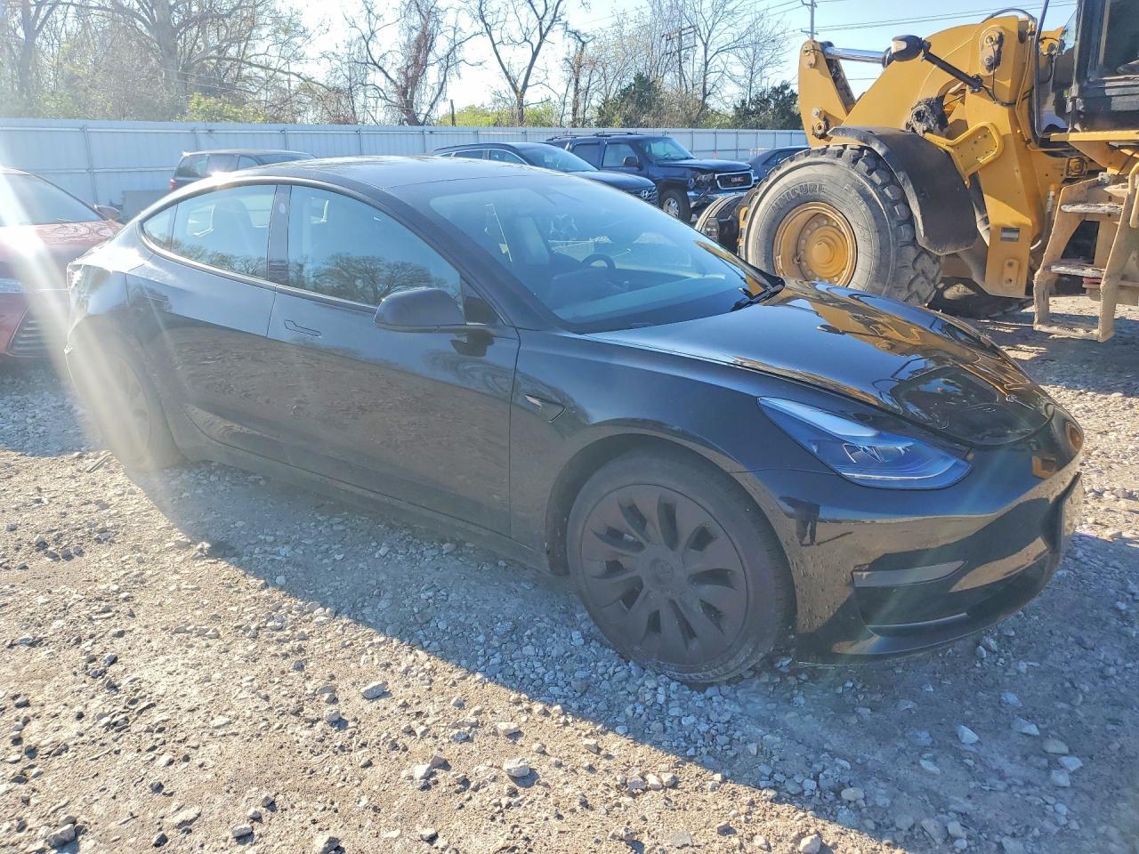 2021 Tesla Model 3 - Фото 4