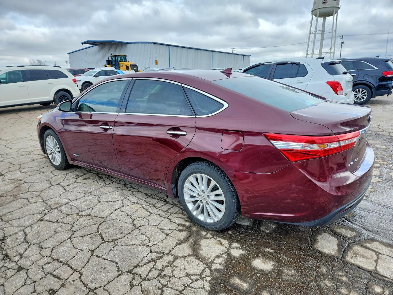 2014 Toyota Avalon Hybrid Limited - Image 2