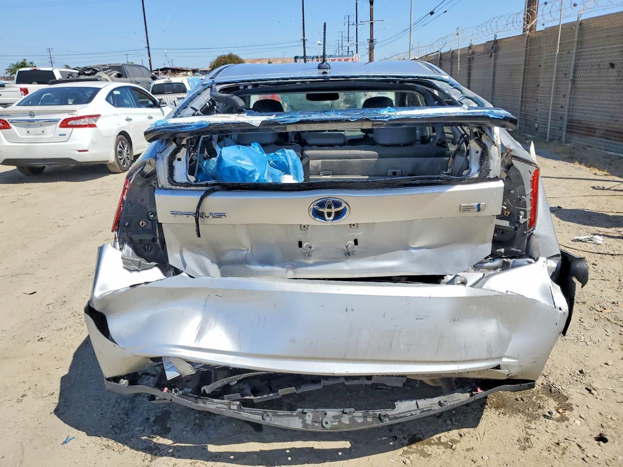 2011 Toyota Prius Four - Image 6