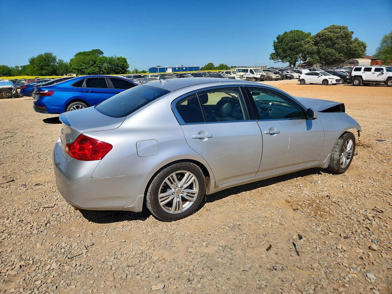 2010 Infiniti G37 Sedan X - Image 3