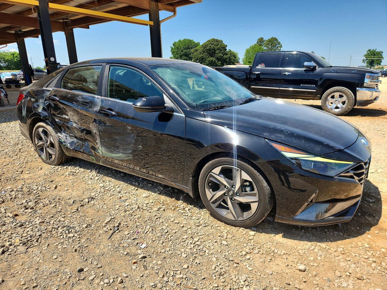 2023 Hyundai Elantra Limited - Image 4