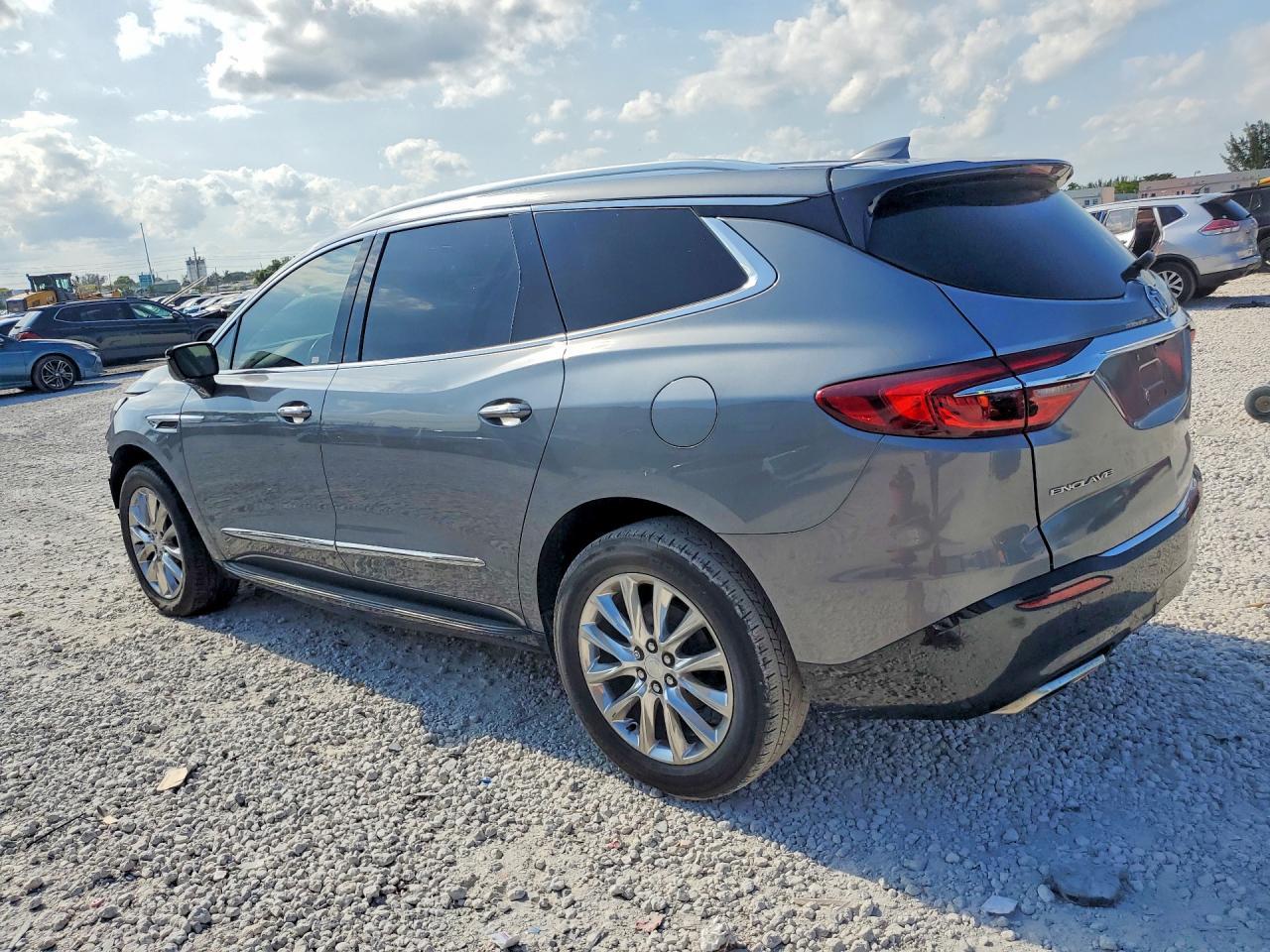 2021 Buick Enclave Essence - Фото 2