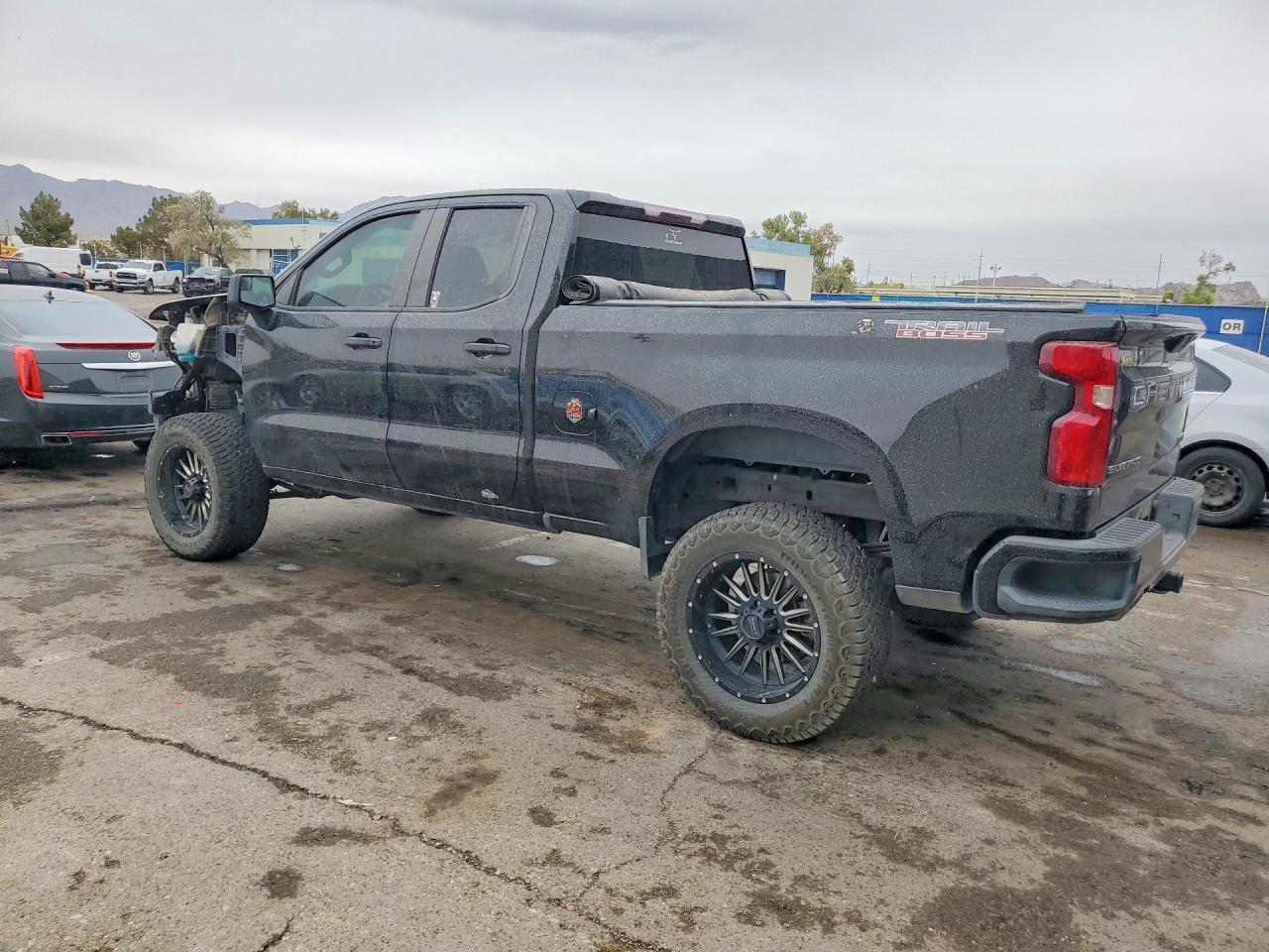 2019 Chevrolet Silverado K1500 Trail Boss Custom - Фото 2