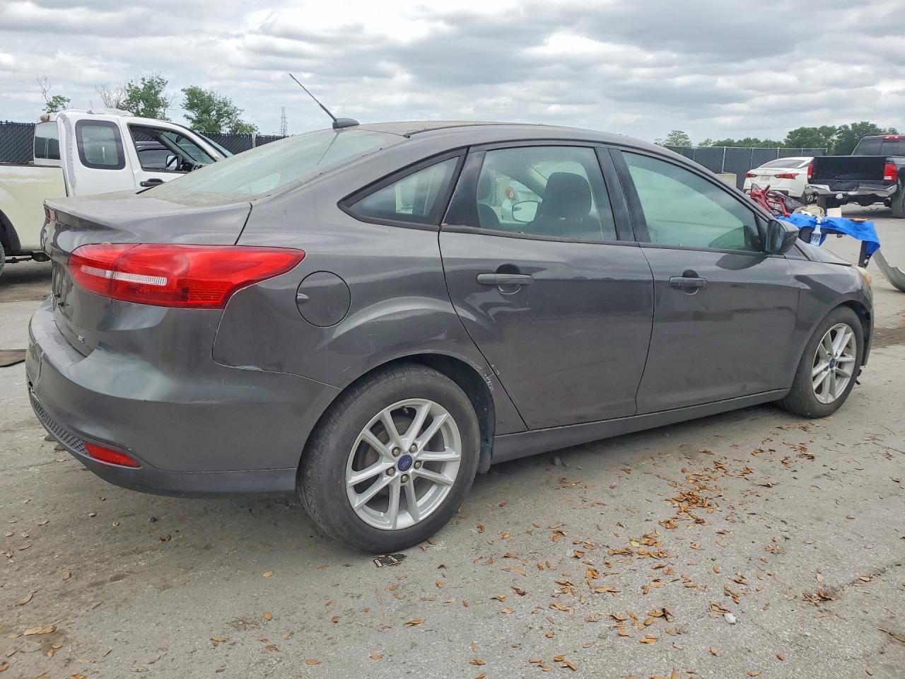 2018 Ford Focus Se - Image 3